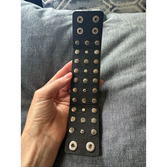 Spiked Skull Faux Leather Cuff - Picture 4 of 4